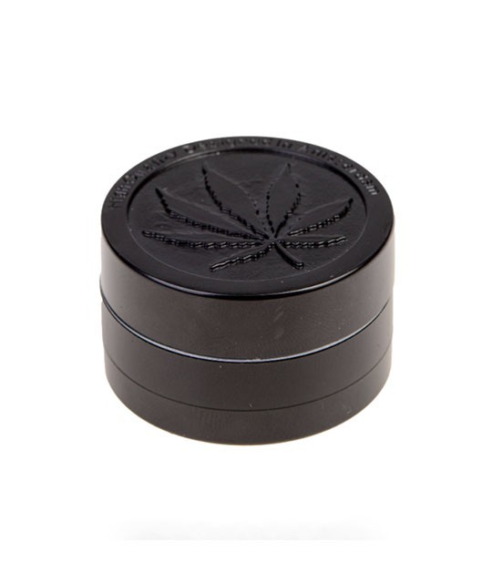 grinder-metallique-leaf-cannabis