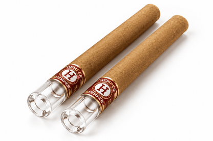 Deux Hemper Hemp Rolls Sweet King Size en chanvre avec embouts en verre, présentés en détail sur fond blanc